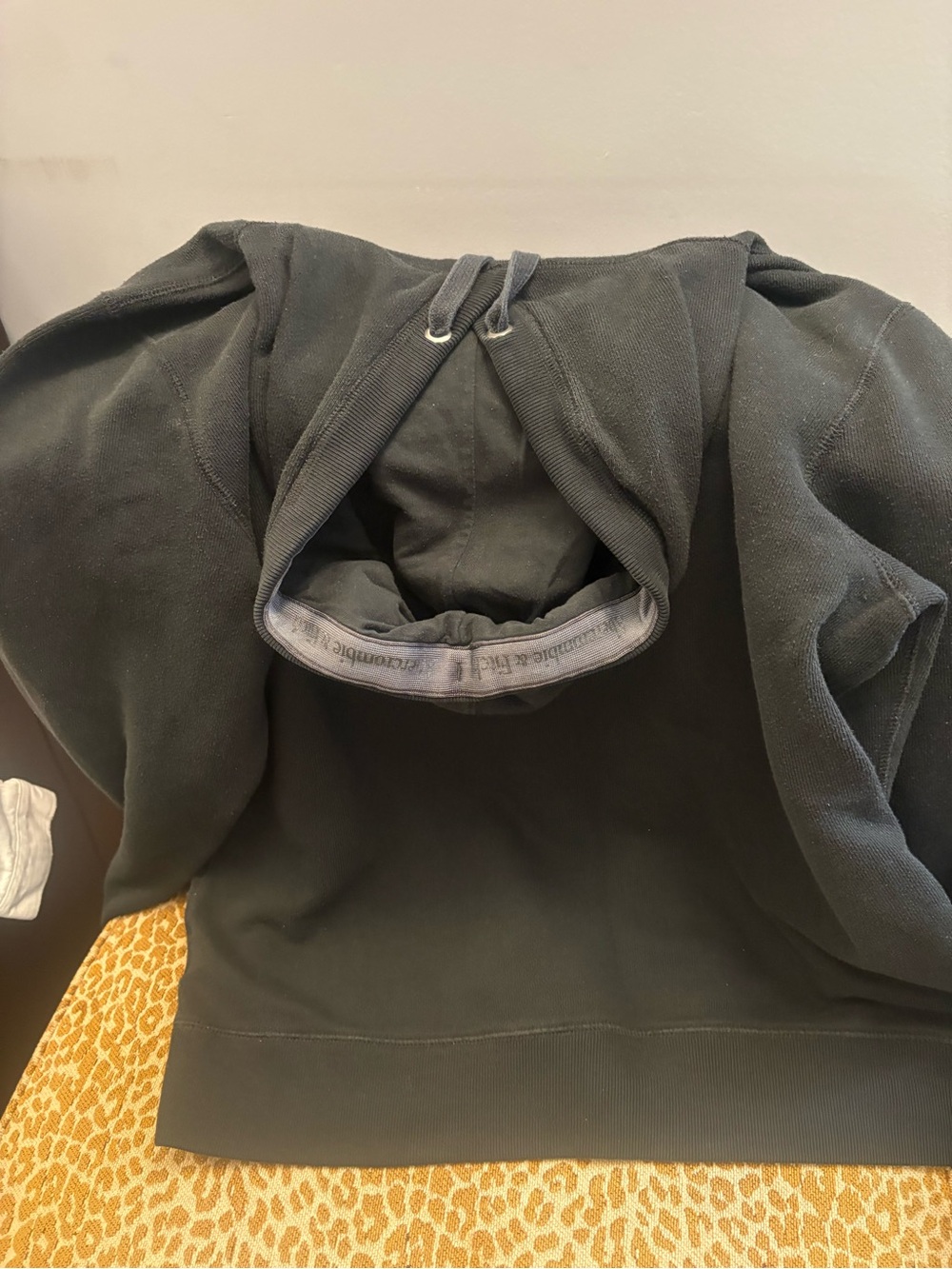 Abercrombie & Fitch Black Hooded Pullover - Picture 4 of 5